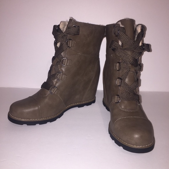 Universal Thread Shoes - Universal Thread women wedge boots